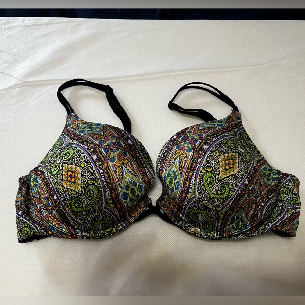 Victoria’s Secret push up bra 32C